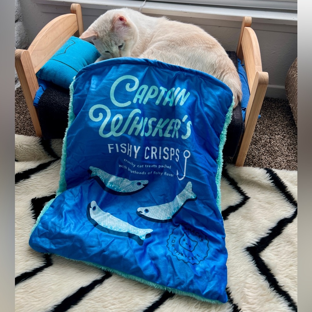 Captain Whiskers Fish Crisps Crinkle Bag
Cat Plush Toy - Boots & Barkley™ NWT